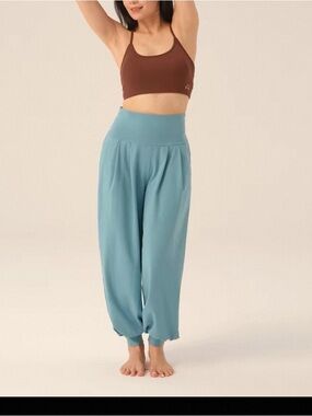 High-Waist Pleated/Yoga Harem Pants Yoggers in Aqua Blue